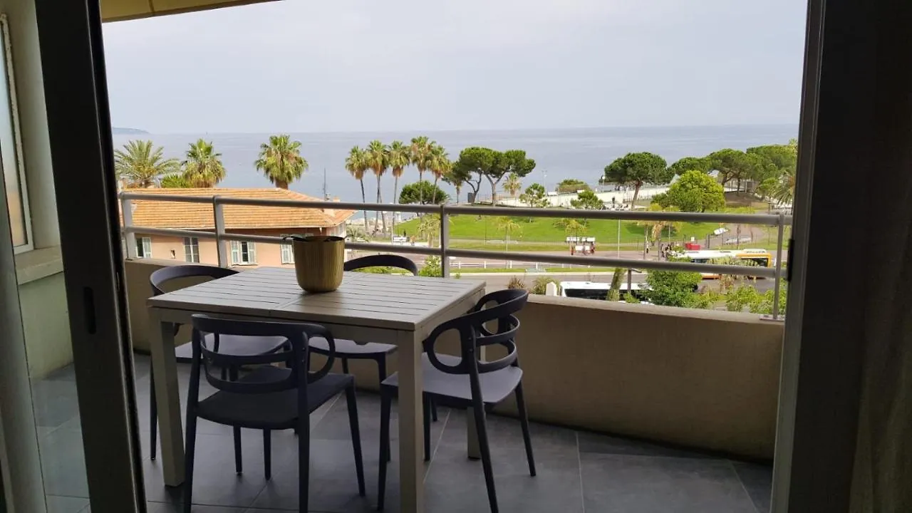 Nice: Bel Appartement Vue Mer Avec Grande Terrasse 0*, Nice France